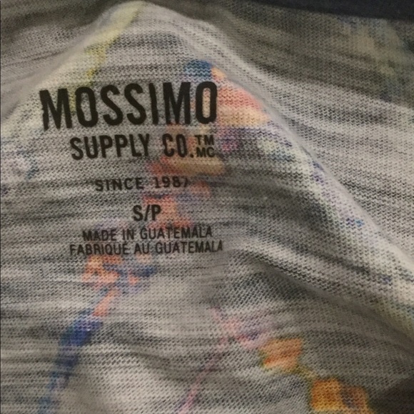 Mossimo t-shirt - Picture 2 of 2